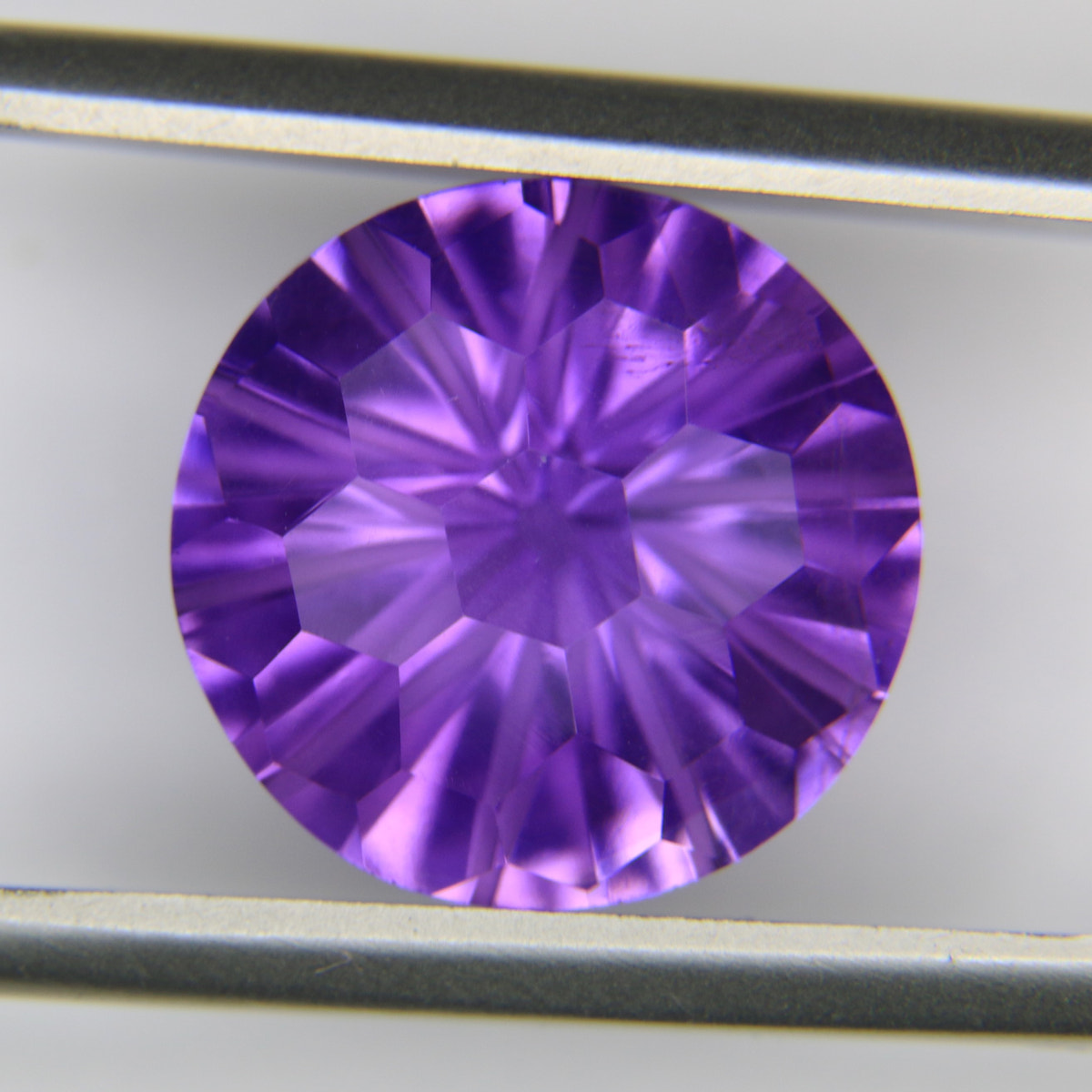 6.76ct faceted Amethyst gemstone - alternate view 2