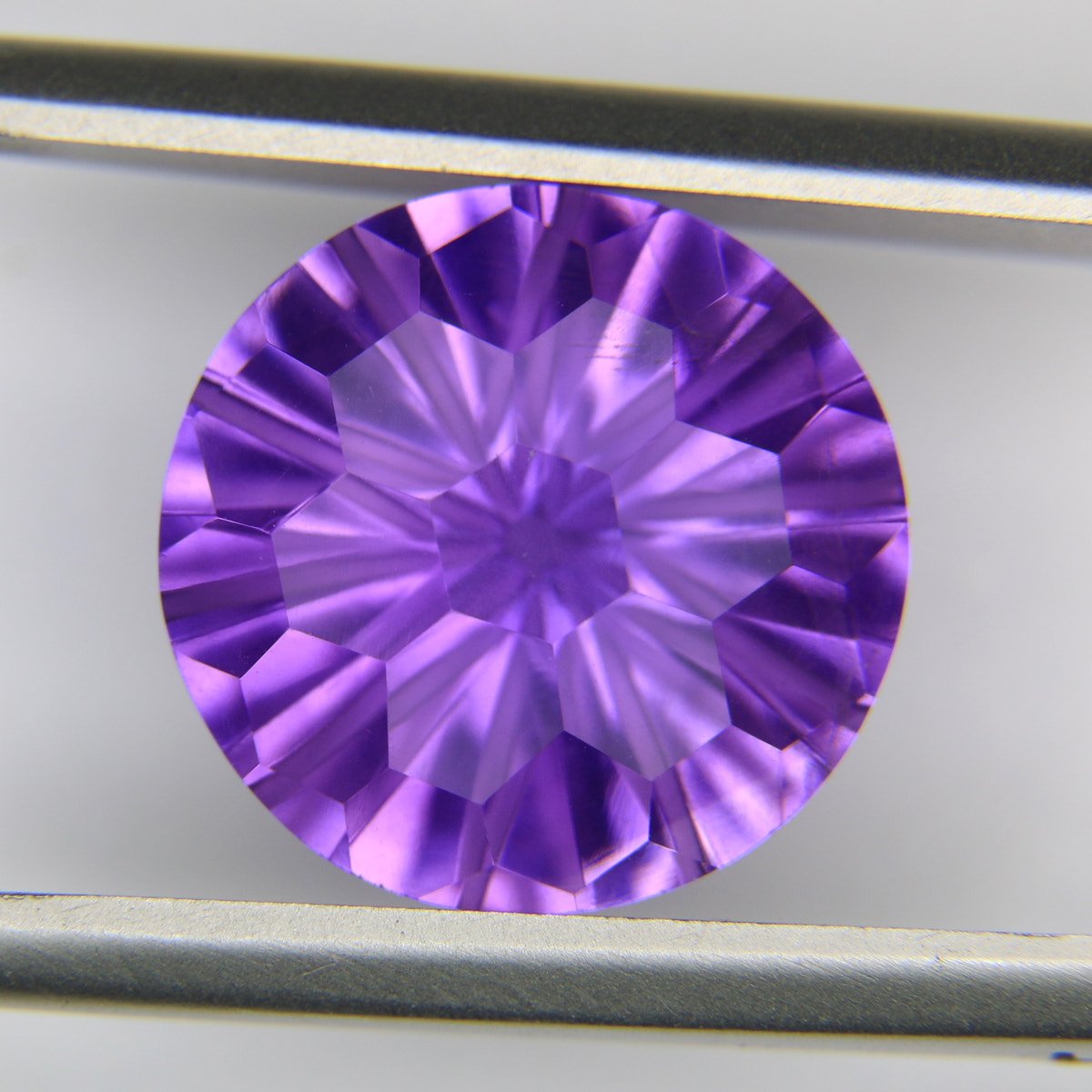 6.76ct faceted Amethyst gemstone - alternate view 3