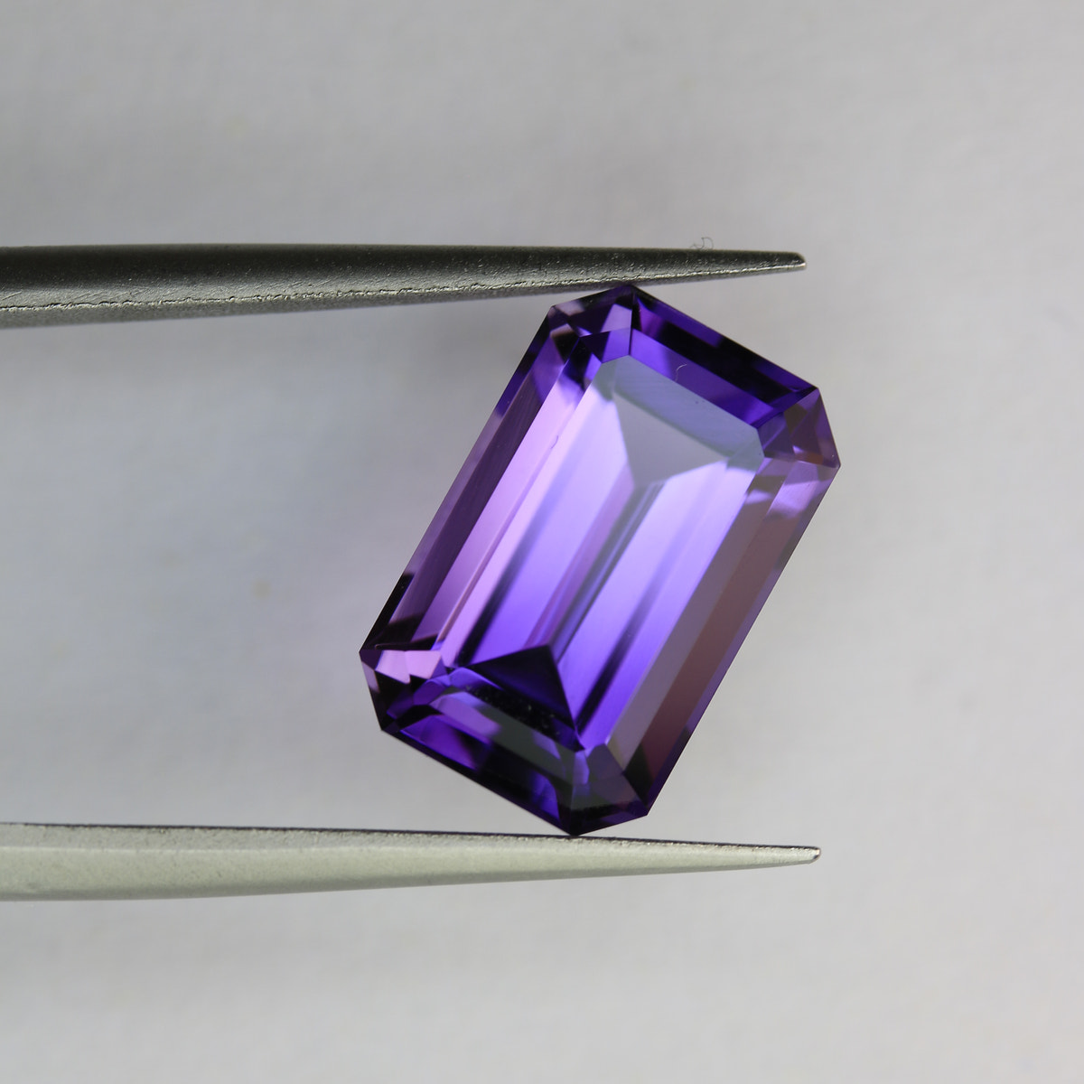6ct faceted Amethyst gemstone