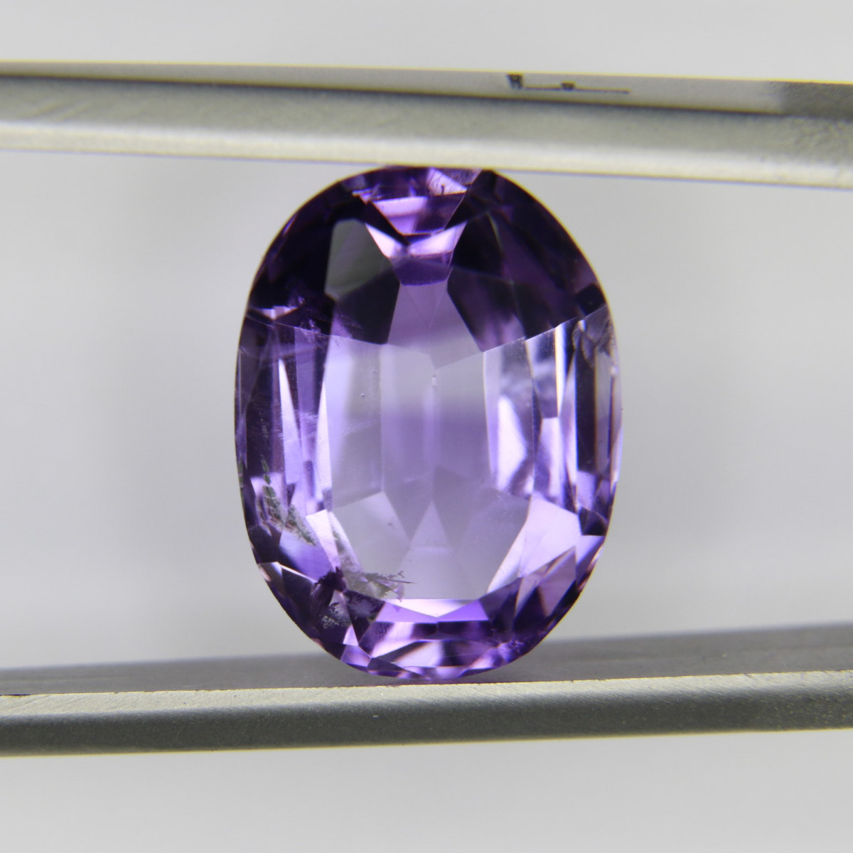 7.00ct faceted Amethyst gemstone - alternate view 2