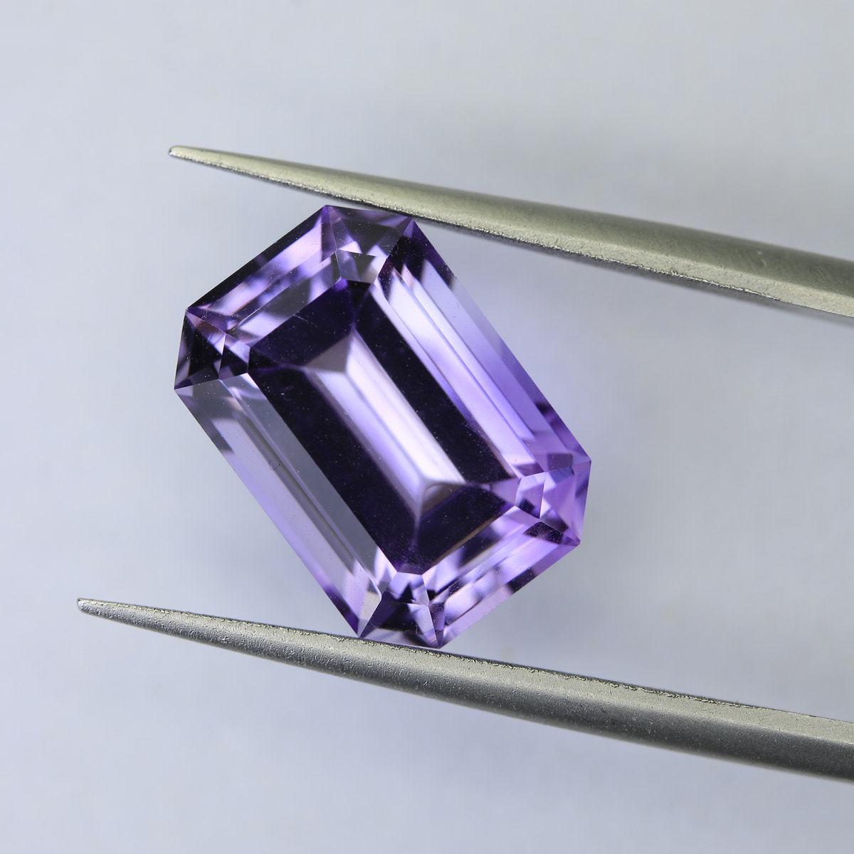 7.1ct faceted Amethyst gemstone - alternate view 2