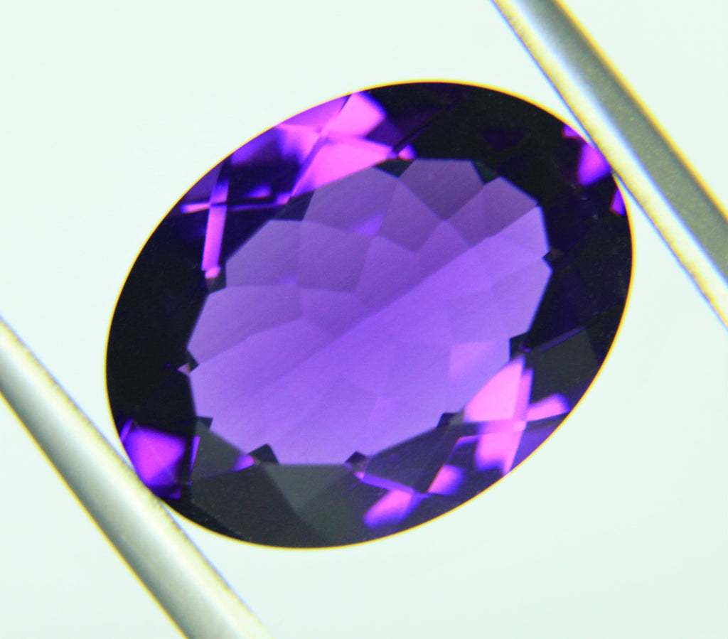 7.28ct faceted Amethyst gemstone - alternate view 2