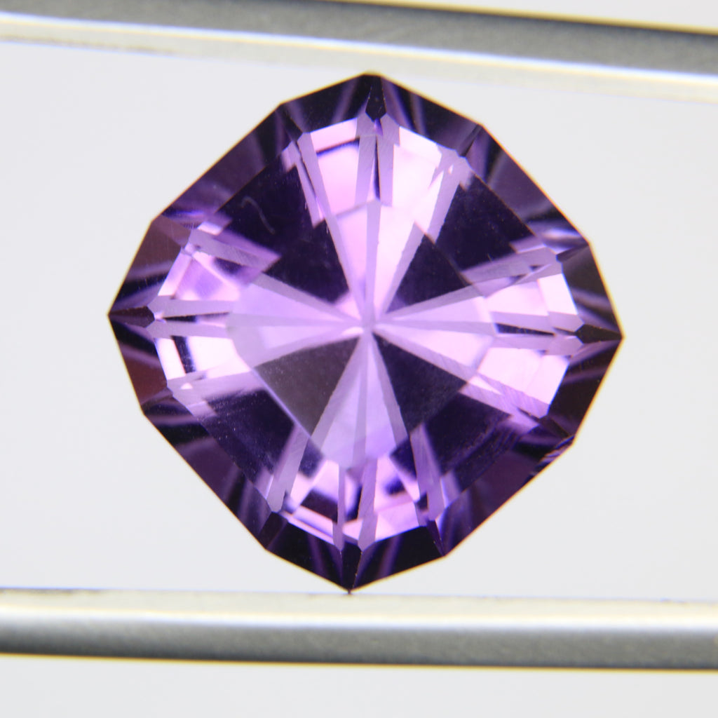 7.41ct faceted Amethyst gemstone - alternate view 3