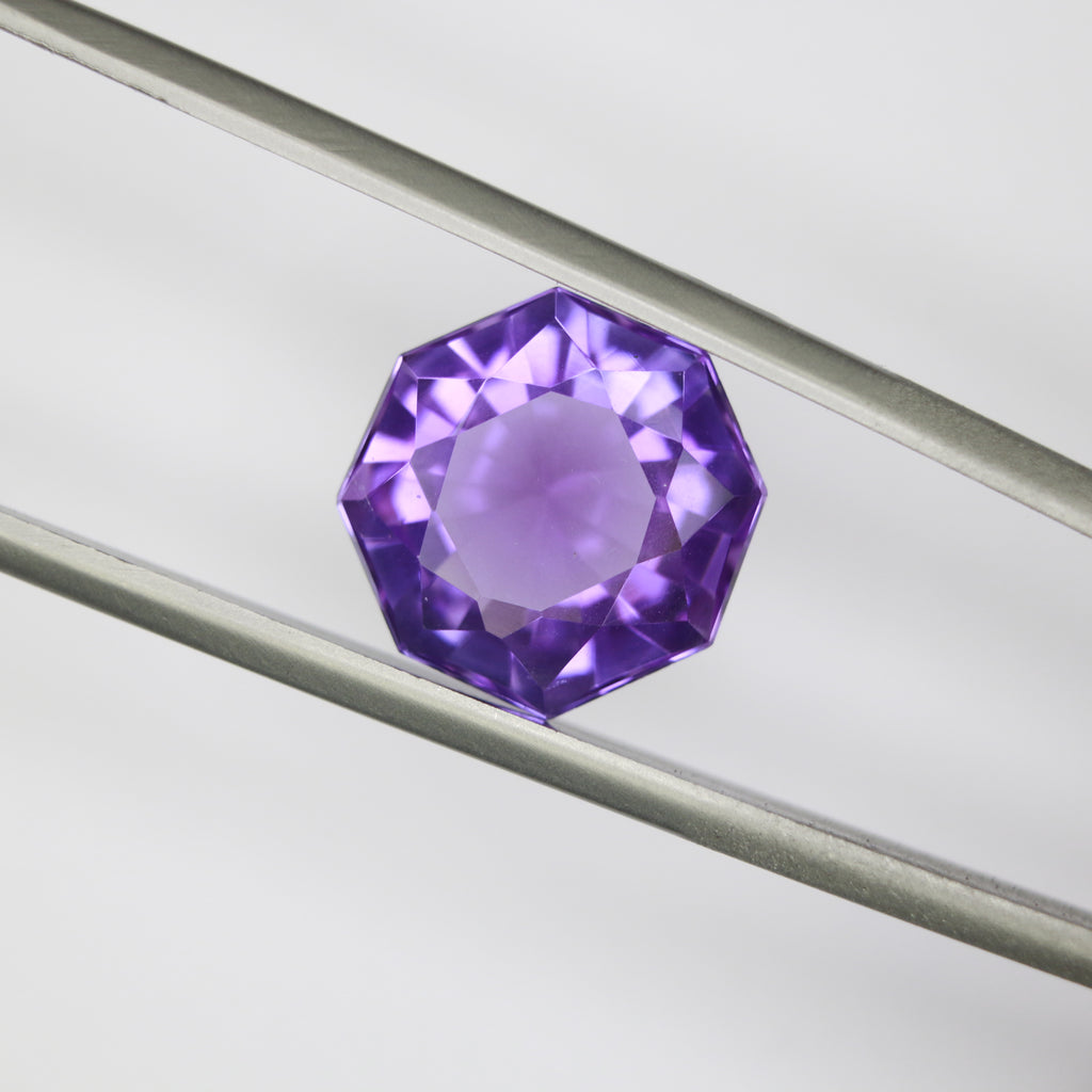 7.43ct faceted Amethyst gemstone - alternate view 2
