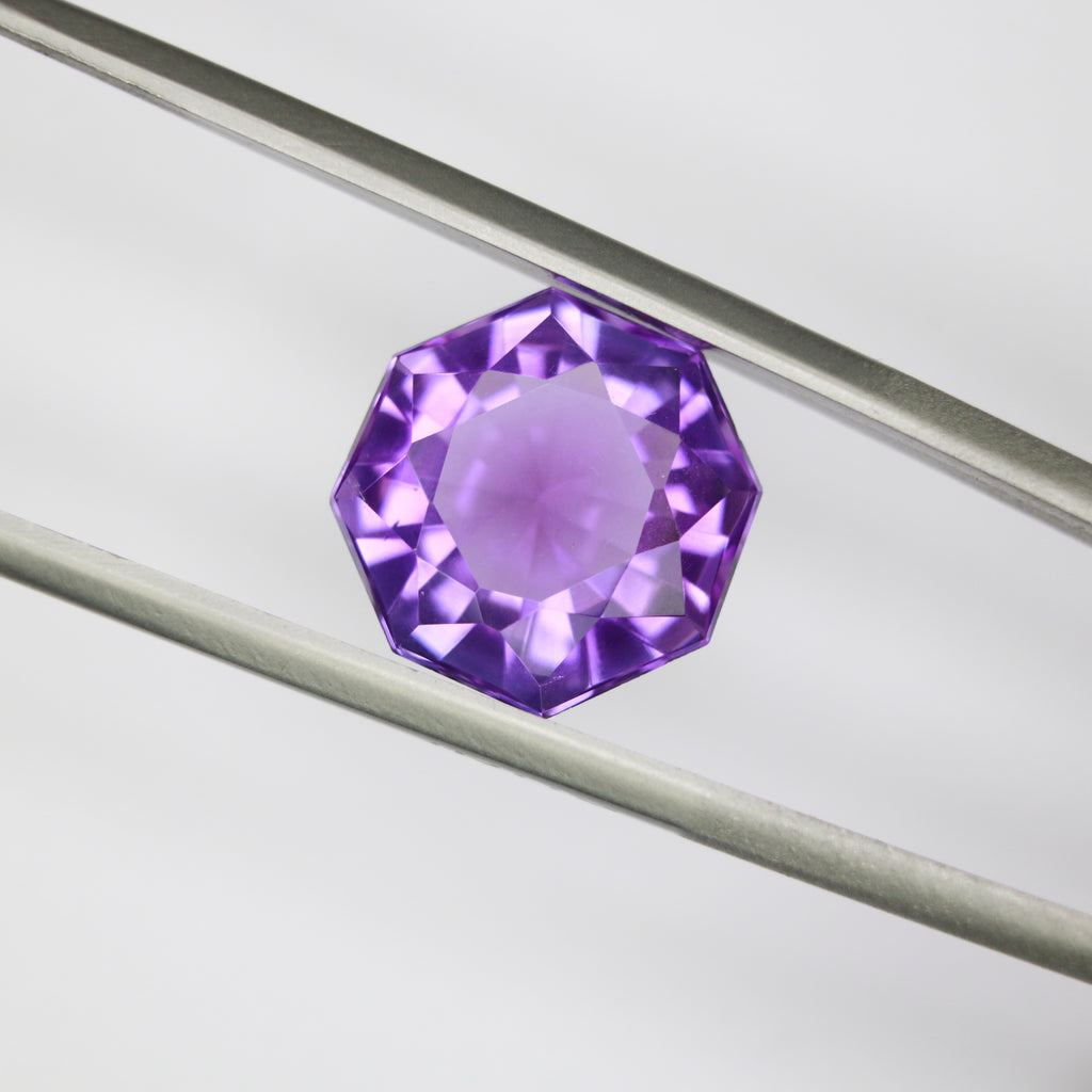 7.43ct faceted Amethyst gemstone - alternate view 3