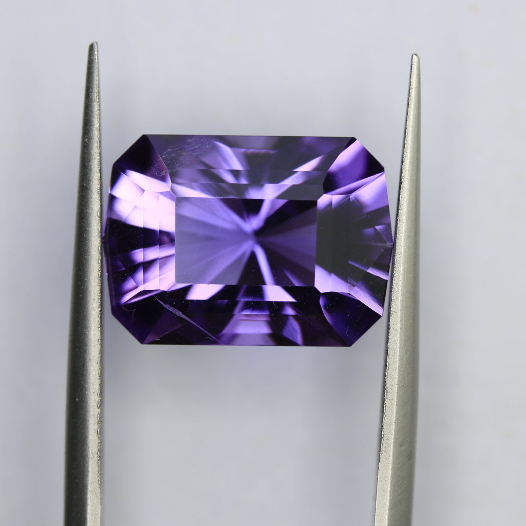 8.06ct faceted Amethyst gemstone - alternate view 2