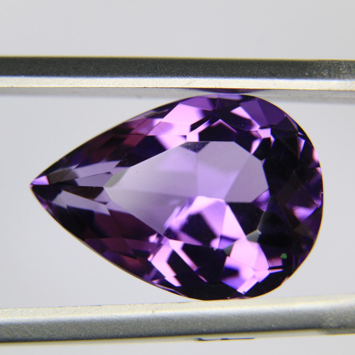 8.68ct faceted Amethyst gemstone - alternate view 3