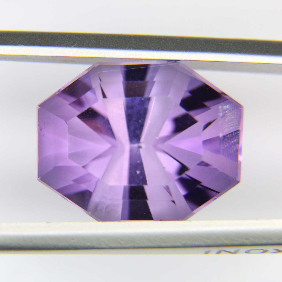 9.18ct faceted Amethyst gemstone - alternate view 2