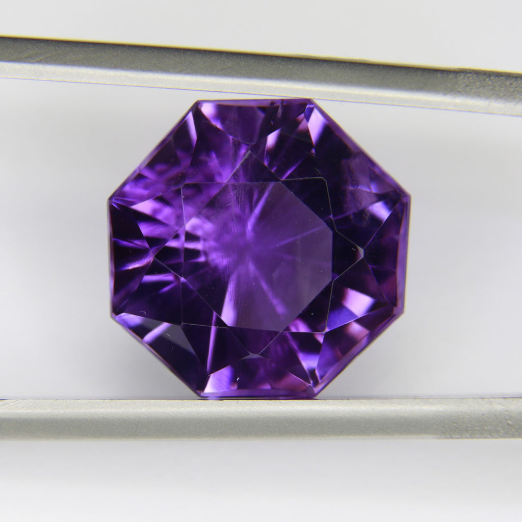 9.37ct faceted Amethyst gemstone - alternate view 2