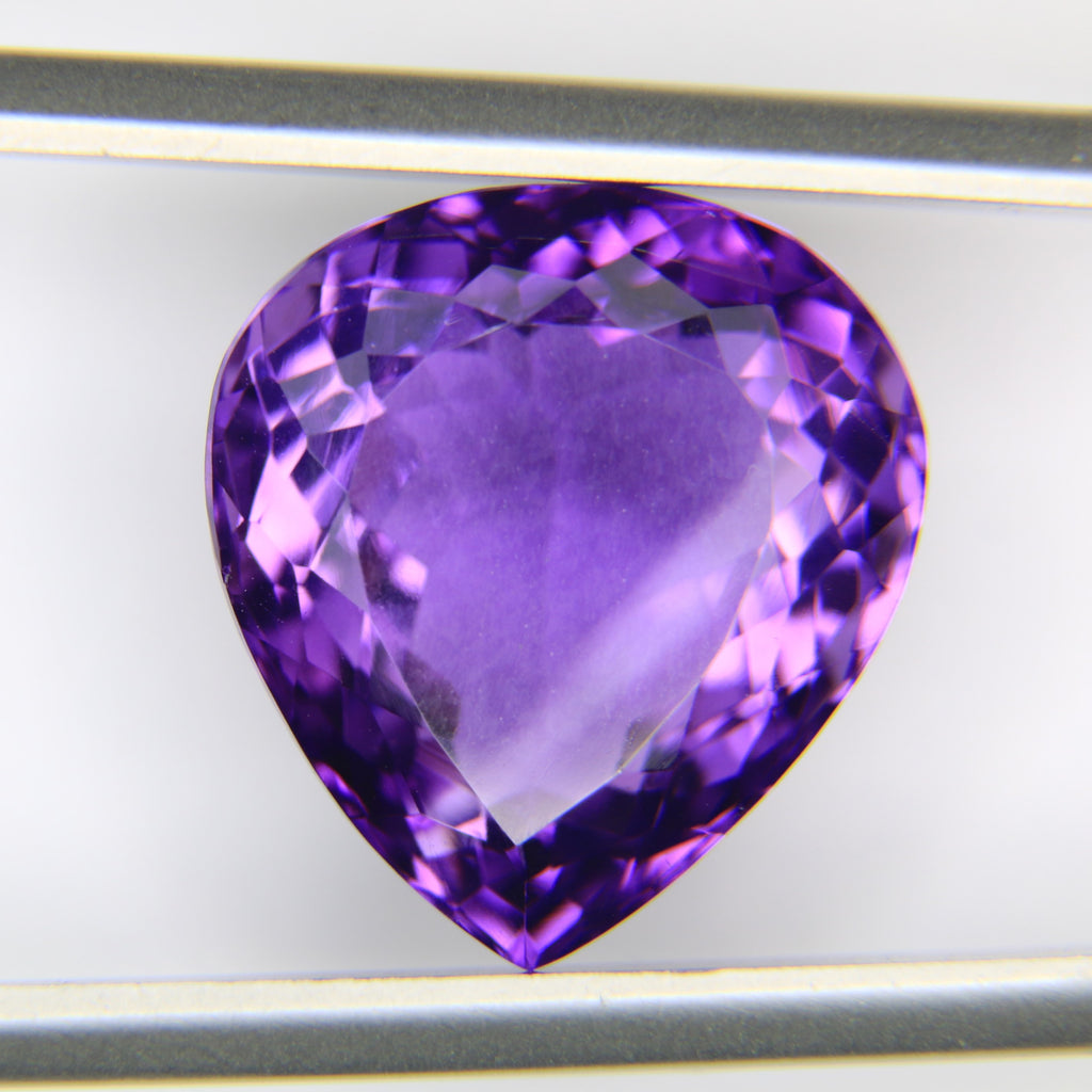 9.89ct faceted Amethyst gemstone - alternate view 3