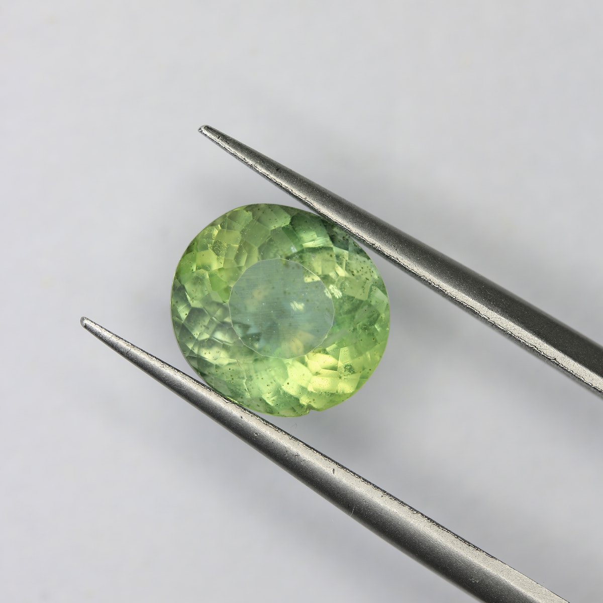 2.8ct faceted Apatite gemstone