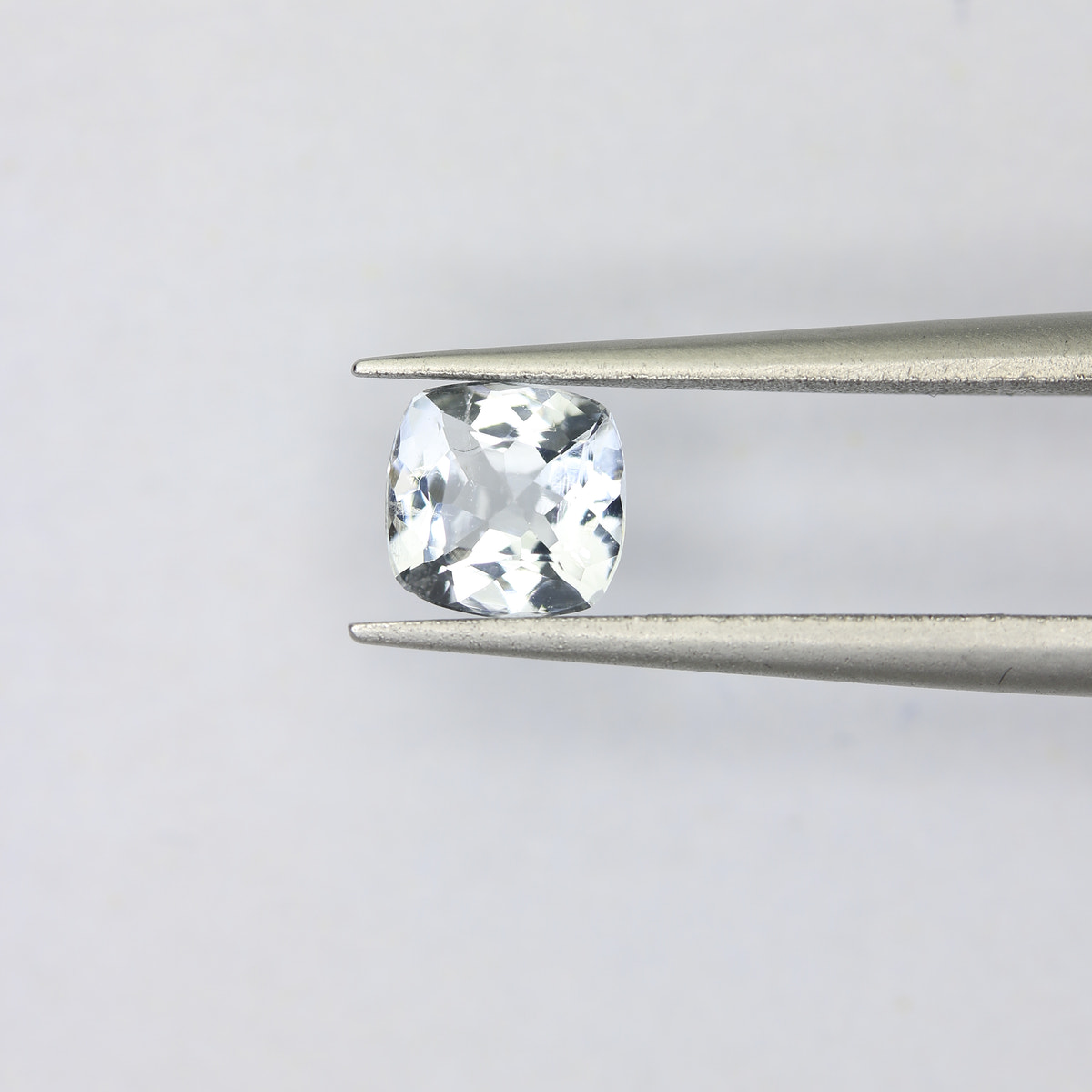 0.5ct faceted Aquamarine gemstone