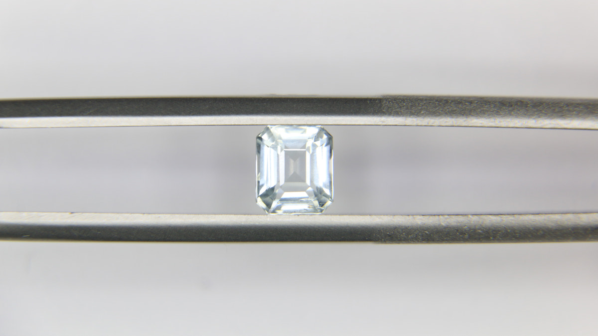 0.75ct faceted Aquamarine gemstone - alternate view 2