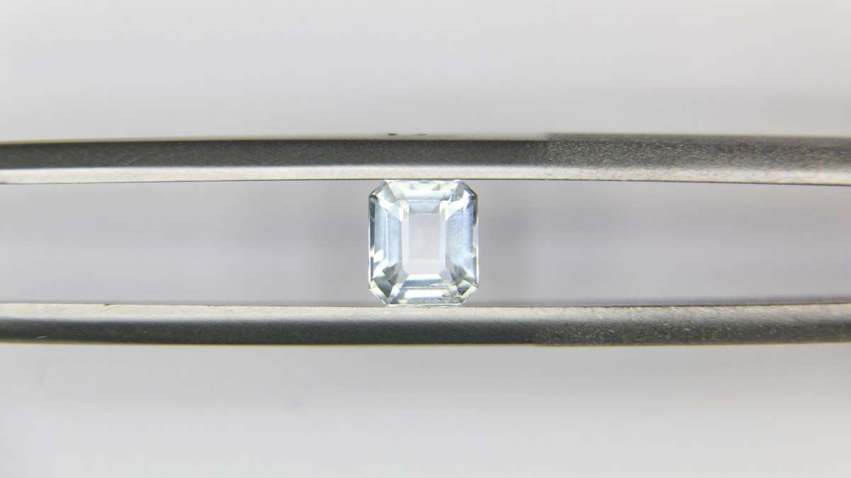 0.75ct faceted Aquamarine gemstone - alternate view 3
