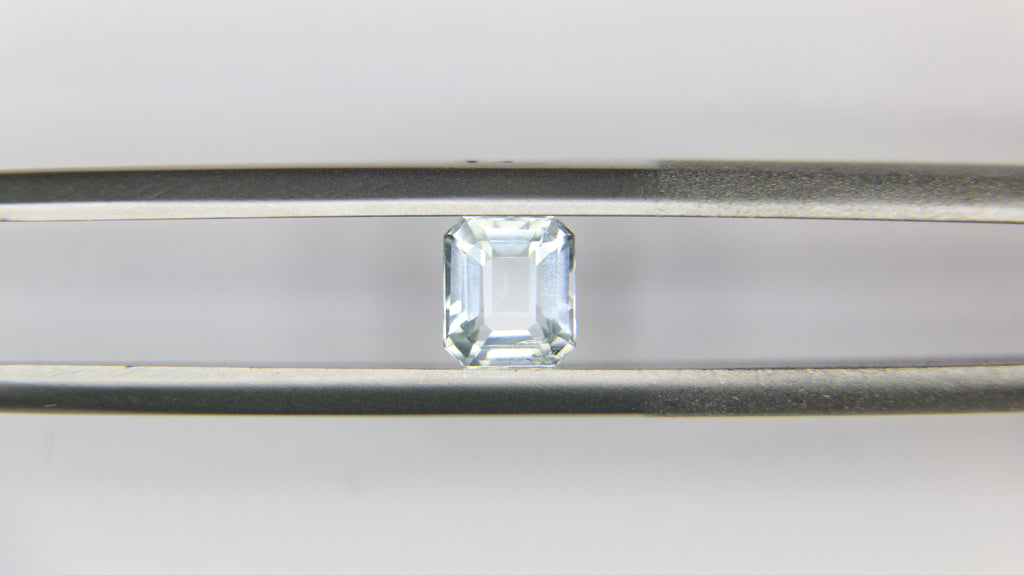 0.75ct faceted Aquamarine gemstone - alternate view 3