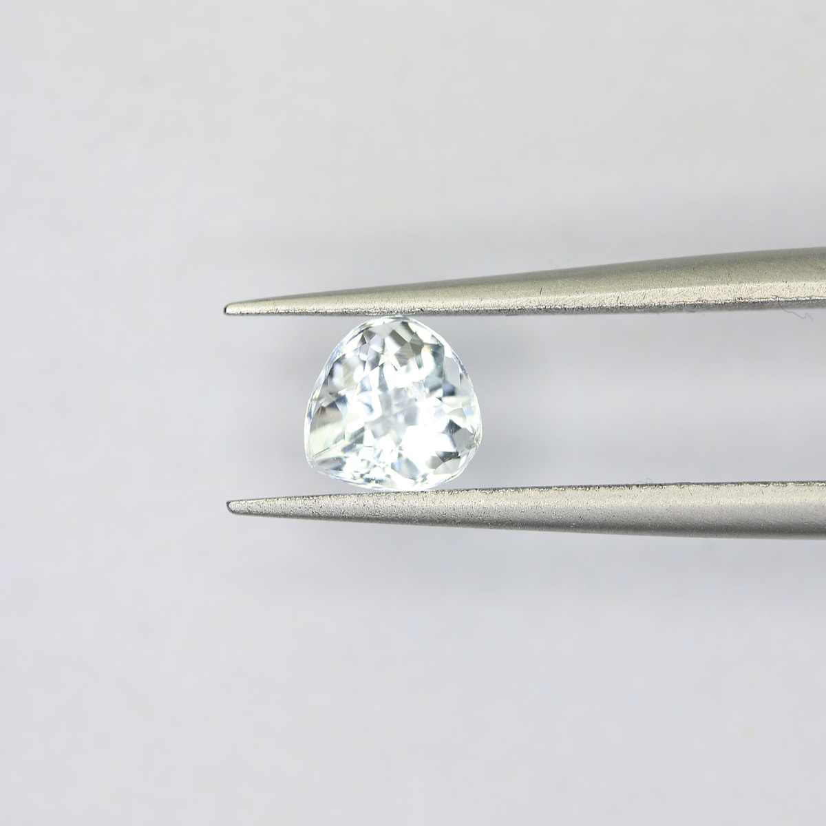0.75ct faceted Aquamarine gemstone