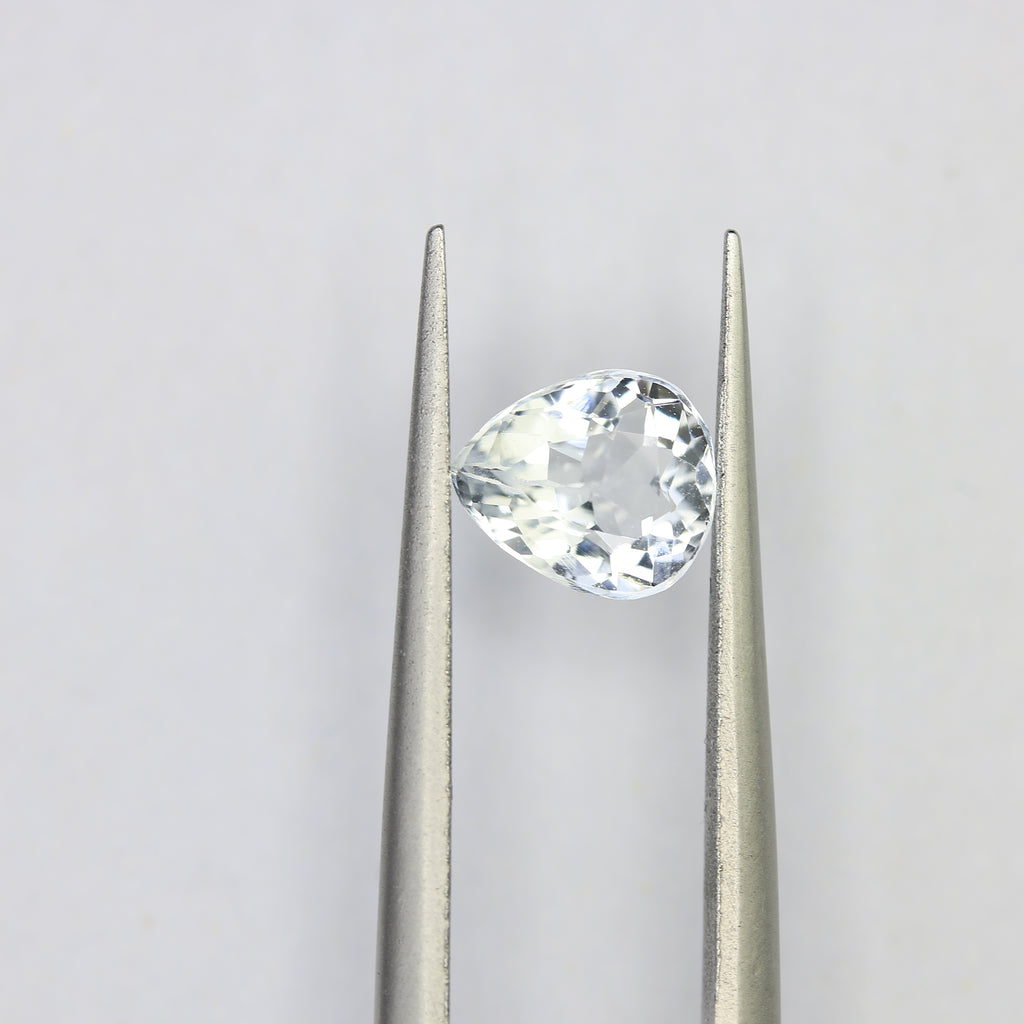 0.7ct faceted Aquamarine gemstone - alternate view 2