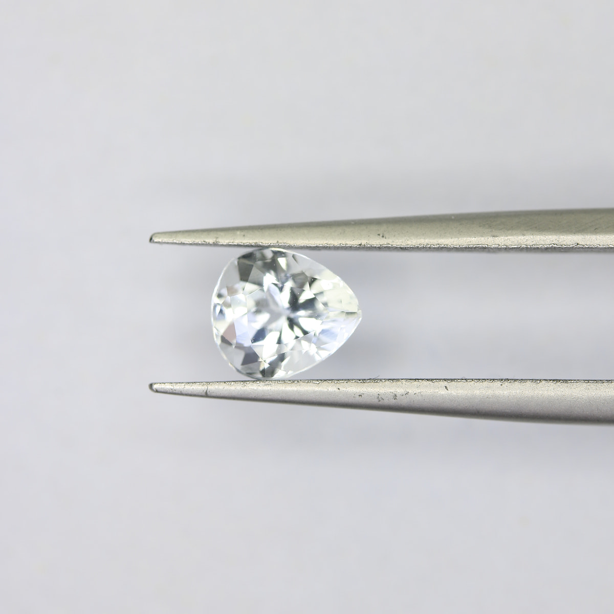 0.7ct faceted Aquamarine gemstone