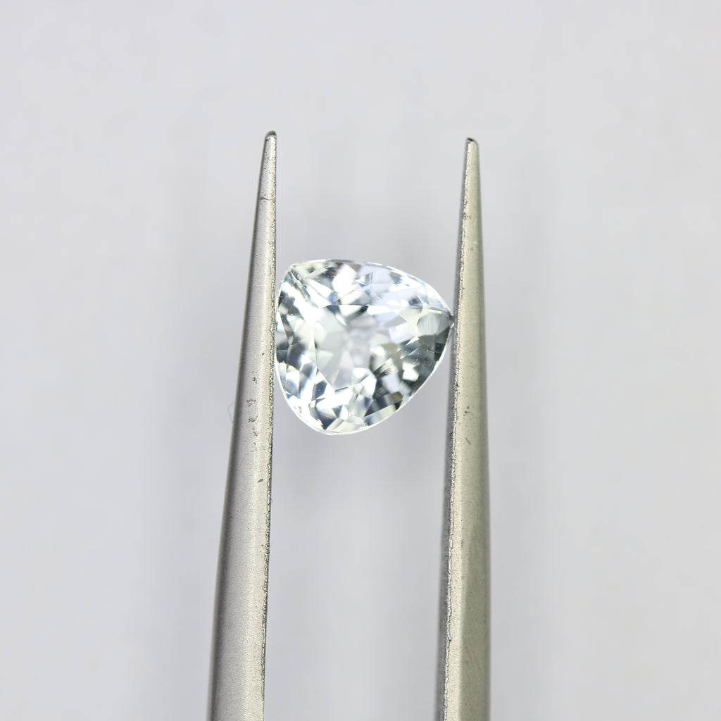 0.8ct faceted Aquamarine gemstone - alternate view 2