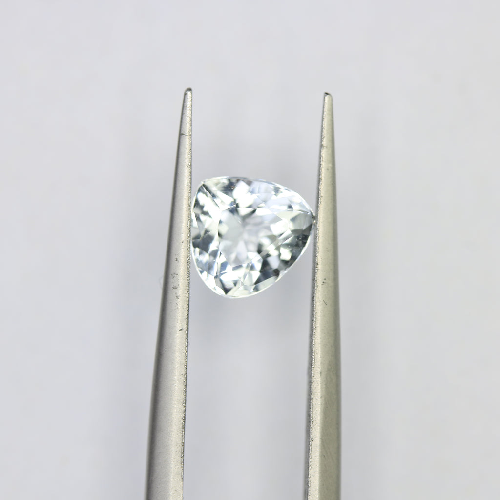 0.8ct faceted Aquamarine gemstone