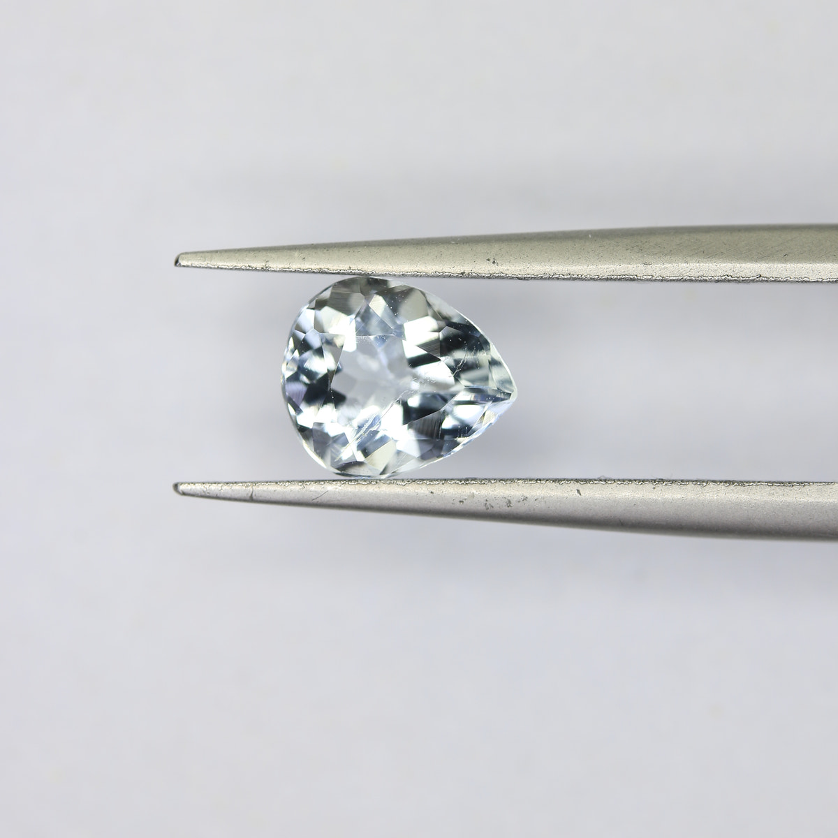 0.8ct faceted Aquamarine gemstone