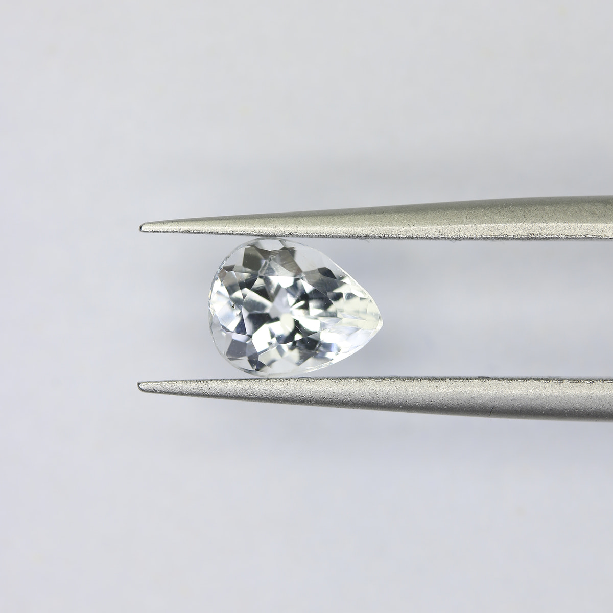0.95ct faceted Aquamarine gemstone - alternate view 2