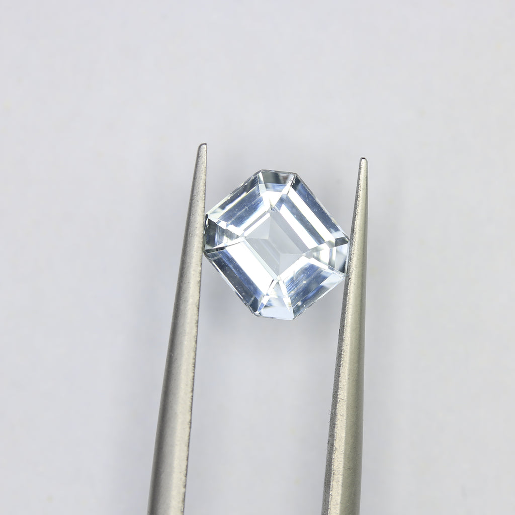 1.27ct faceted Aquamarine gemstone - alternate view 2