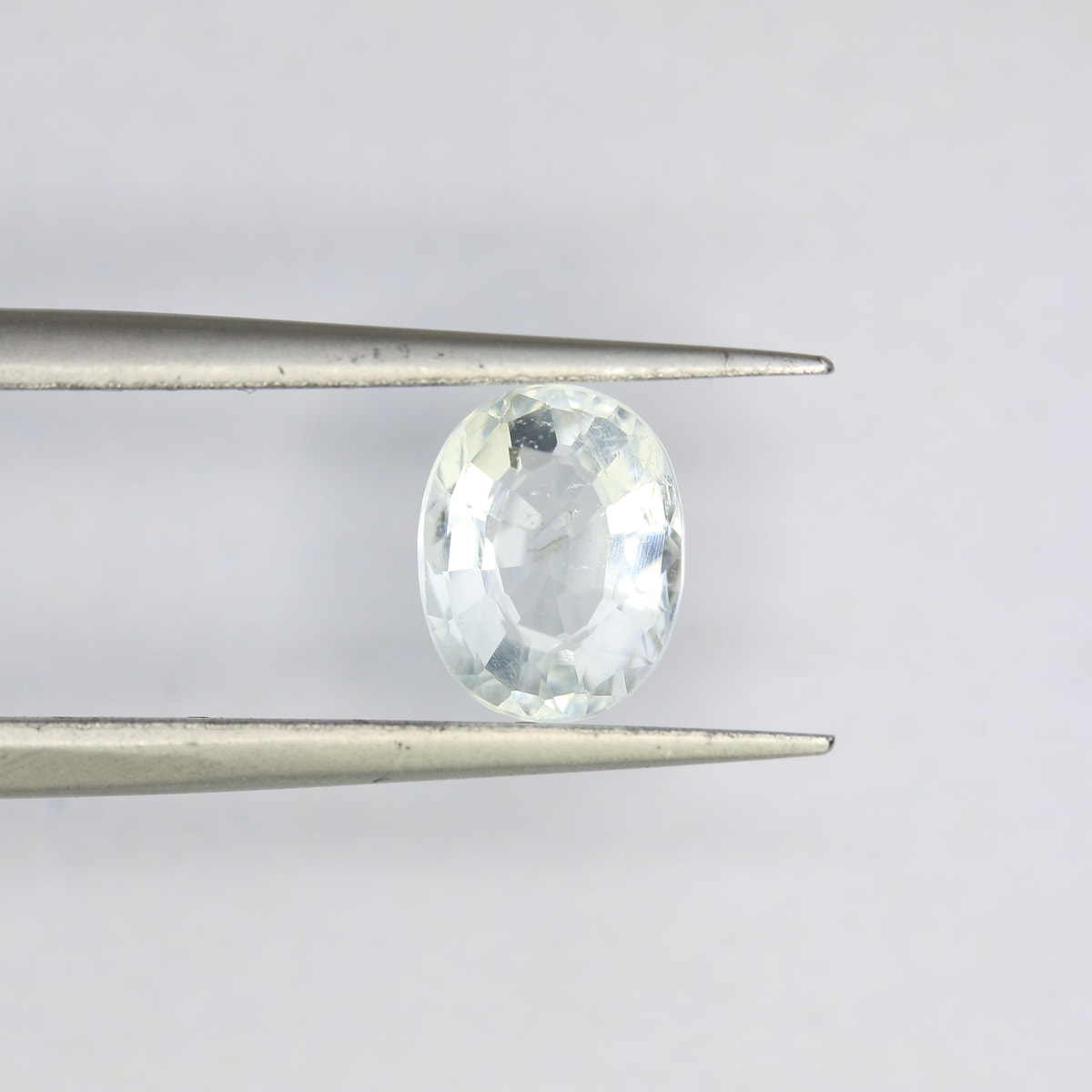 1.35ct faceted Aquamarine gemstone - alternate view 2