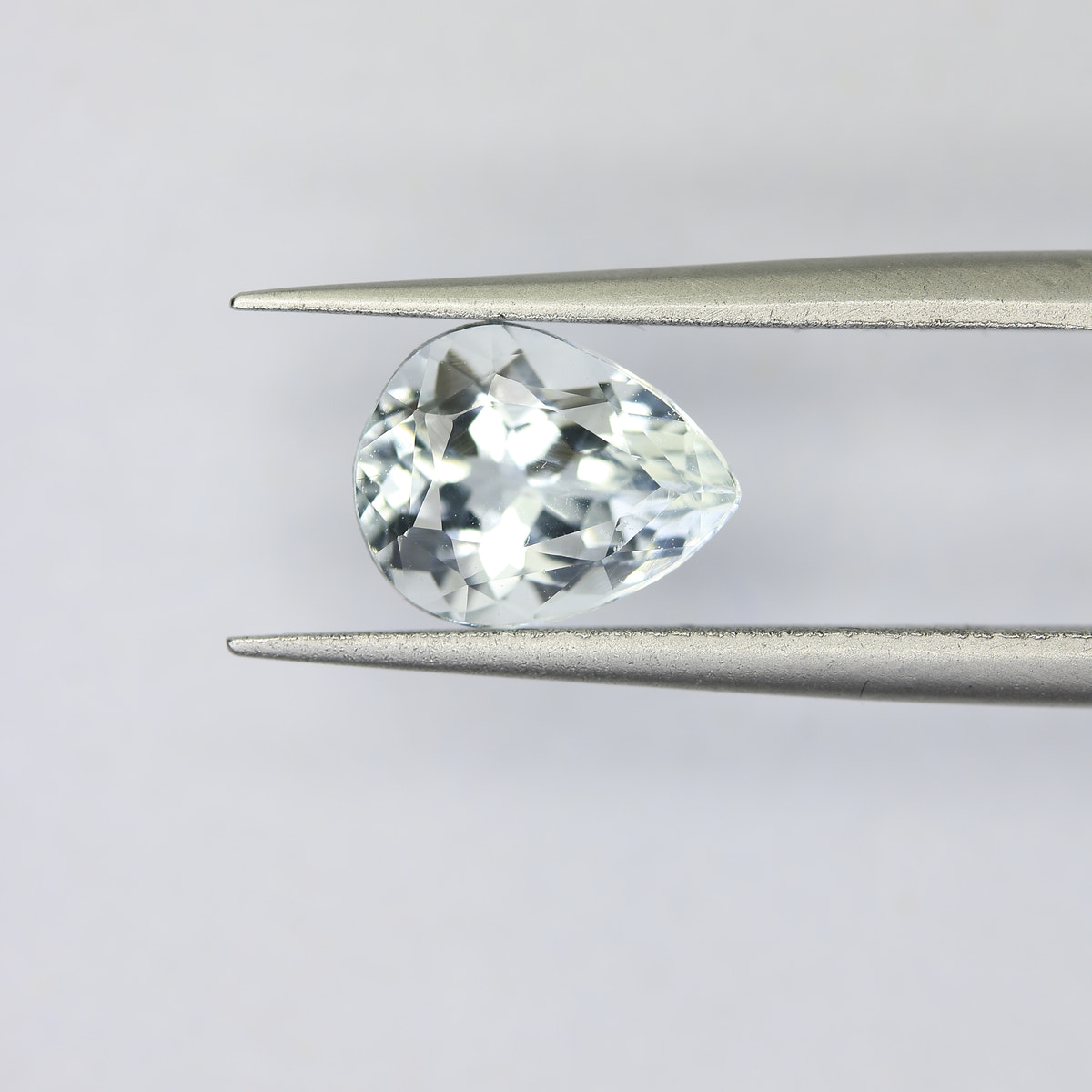 1.9ct faceted Aquamarine gemstone - alternate view 2