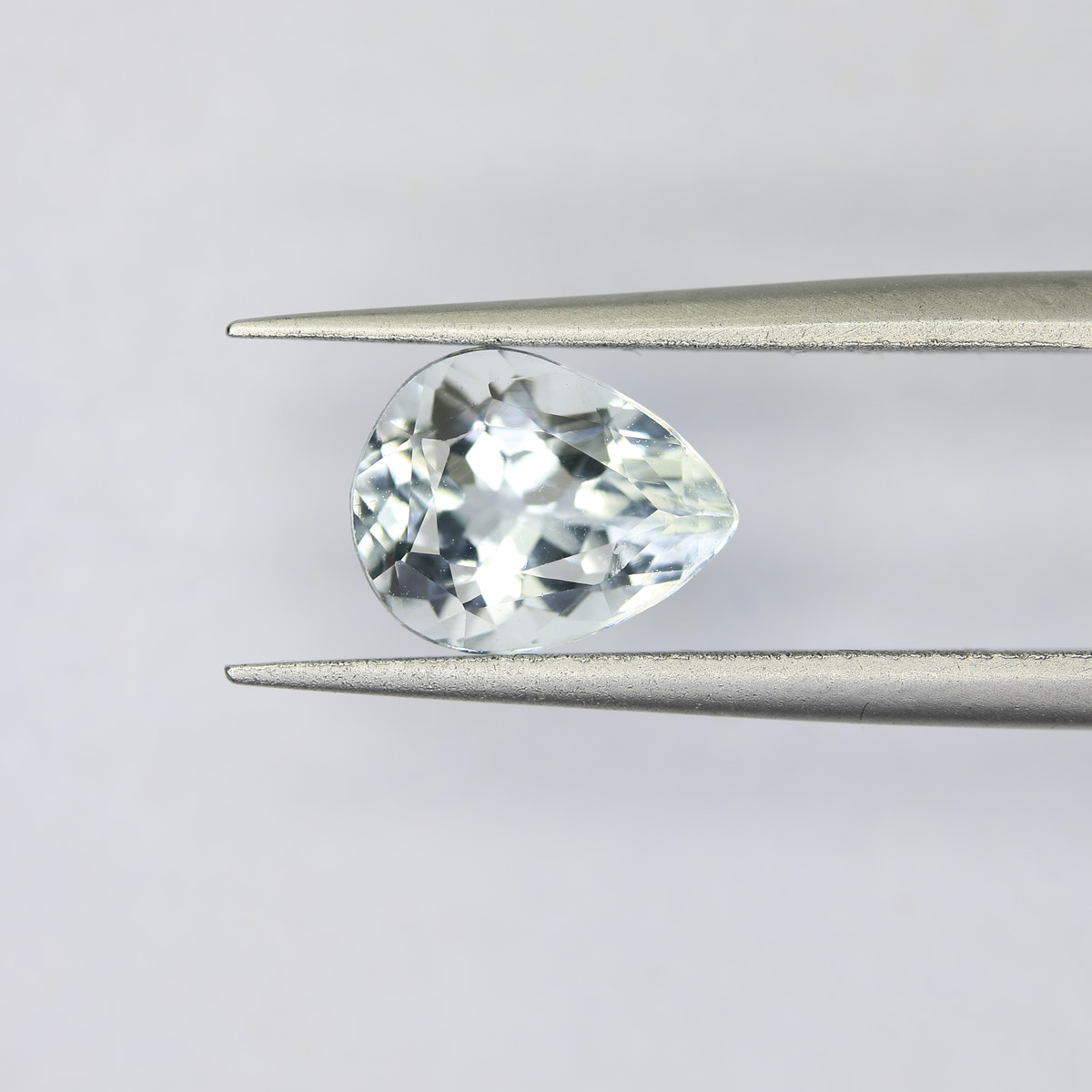 1.9ct faceted Aquamarine gemstone