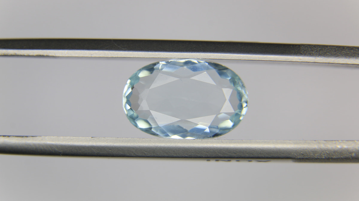 2.8ct faceted Aquamarine gemstone