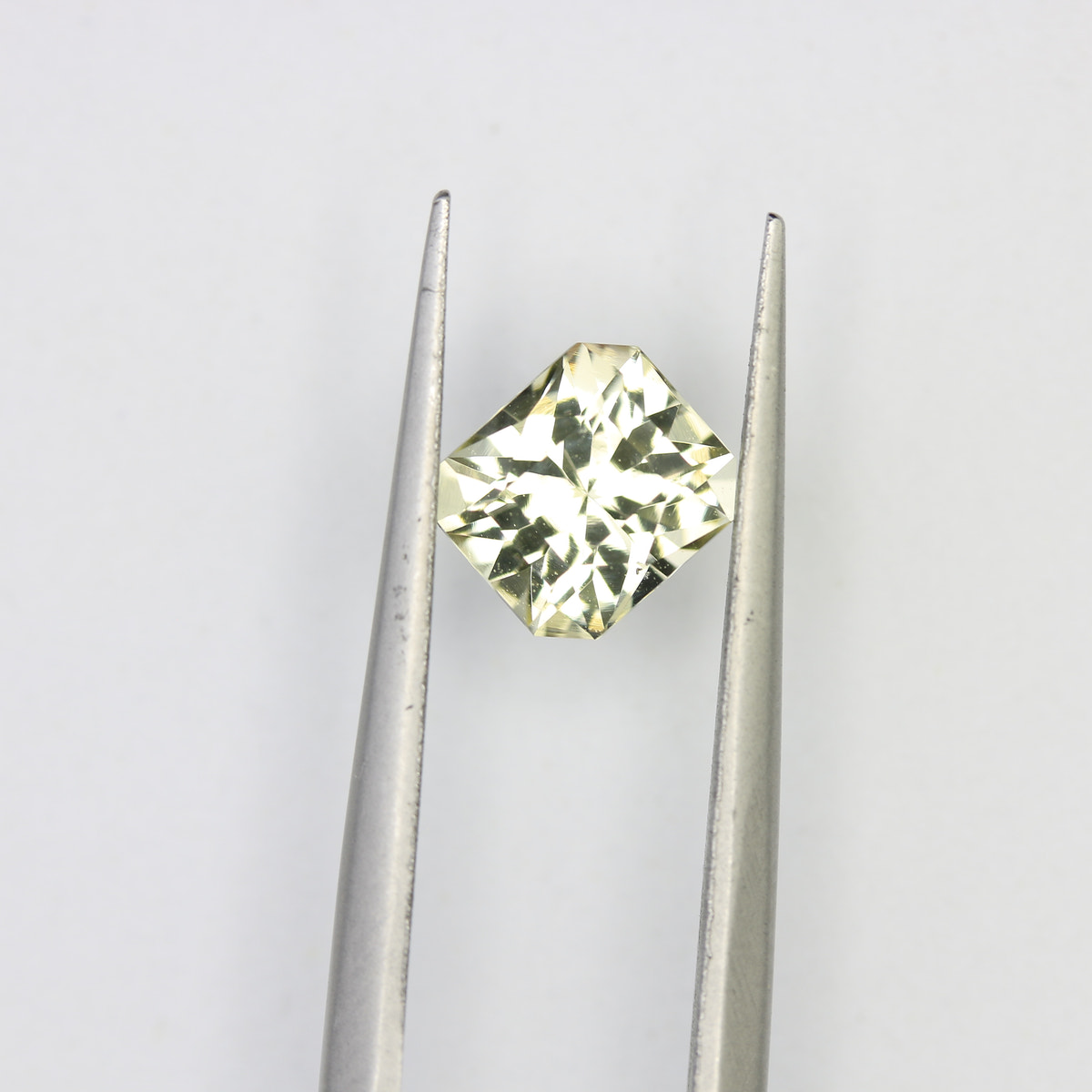 1.08ct faceted Beryl gemstone - alternate view 2