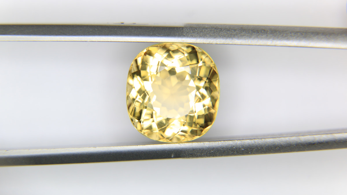 5.24ct faceted Beryl gemstone - alternate view 2