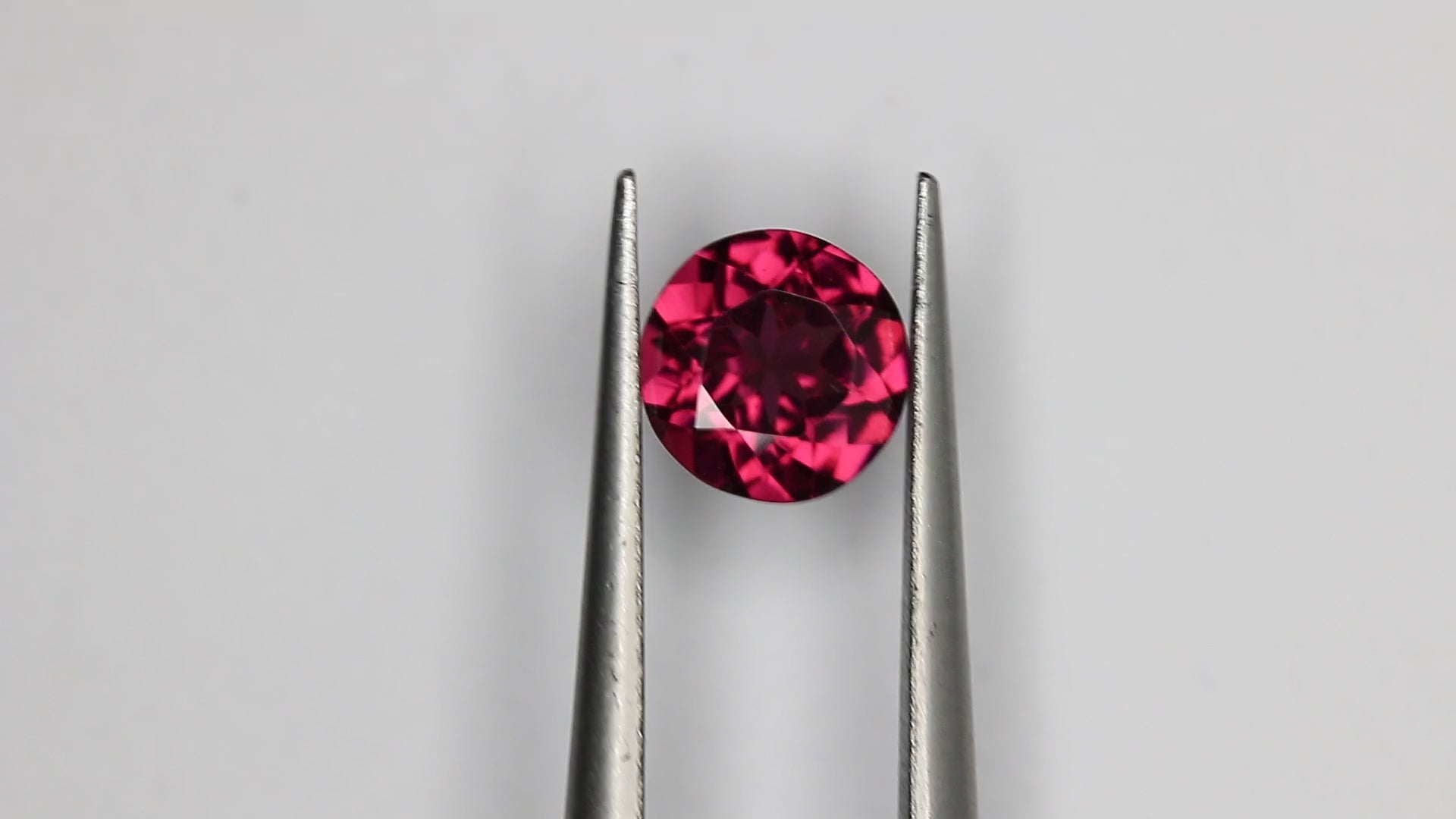 Garnet gemstone - Gar 0135 - Video 01 [RTG-GAR-0133-0135-REPLACEMENT-V1 407655C136876D08]