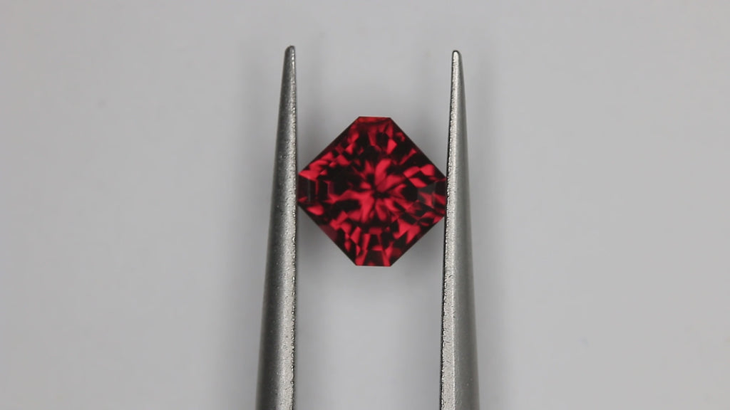 Garnet gemstone - Gar 0133 - Video 01 [RTG-GAR-0133-0135-REPLACEMENT-V1 6F0FA2F10254925E]